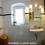 Lehmgefuehl, Design Vier, La Petite Maison Semesterbostad *