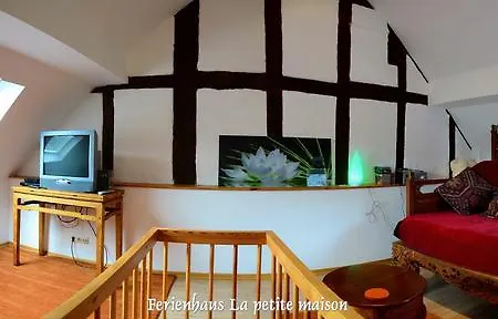 Ferienhaus Lehmgefühl, Design Vier, La Petite Maison *