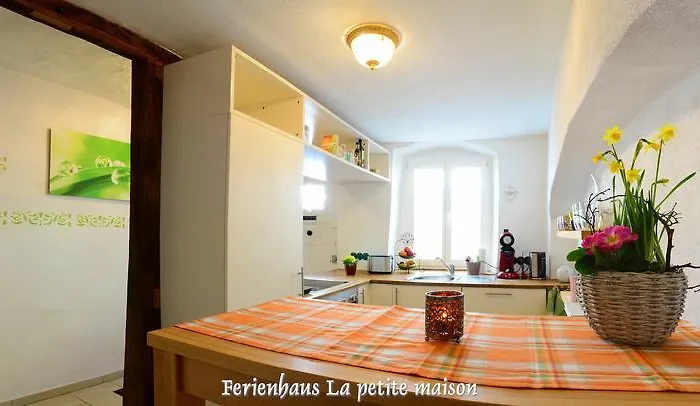 Lehmgefuehl, Design Vier, La Petite Maison Casa de Férias *